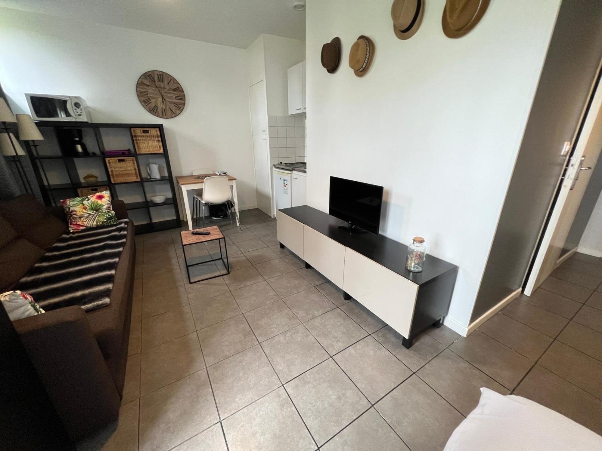 La Paille Metz Luxembourg Parking Un-Sejour-A-Part Appartement Buitenkant foto