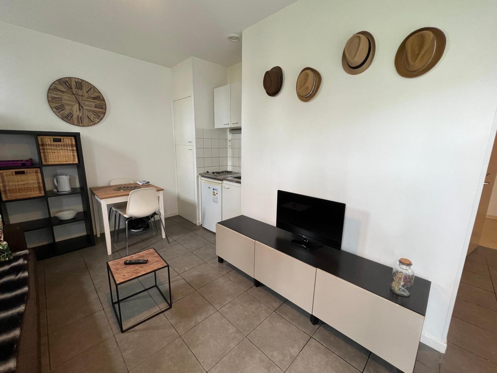 La Paille Metz Luxembourg Parking Un-Sejour-A-Part Appartement Buitenkant foto